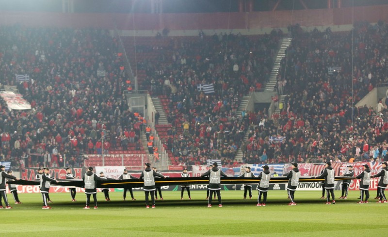 Το σεντόνι να τεντώνει...