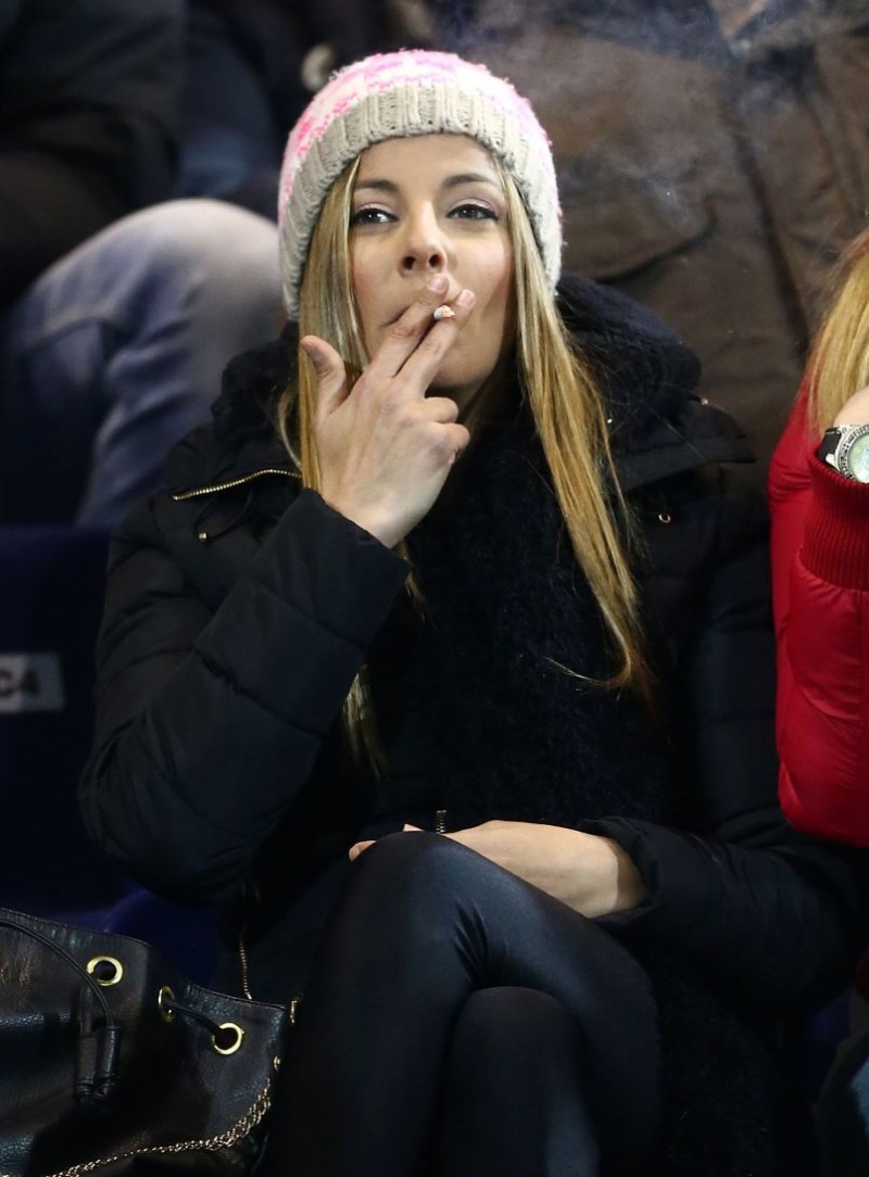 ... ποτέ από τις εξέδρες ενός γηπέδου!