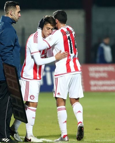 Η στιγμή που ο Κώστας Τσιμίκας μπαίνει στο παιχνίδι για το ντεμπούτο του στην Super League