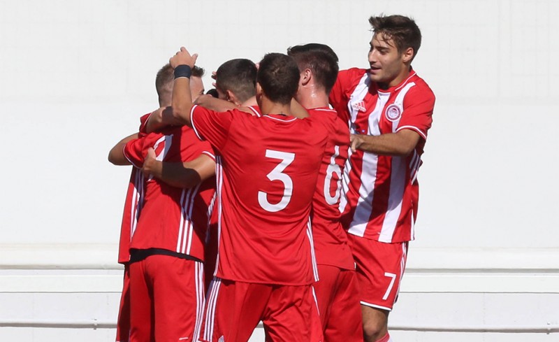 Πανηγυρίζουν οι παίκτες του Ολυμπιακού