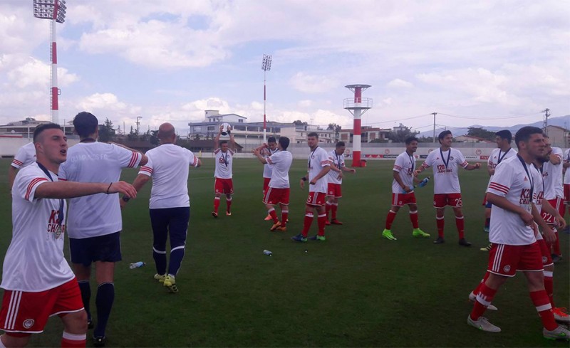 Μόχθησαν όλη τη σεζόν για την κούπα και τώρα λογικό είναι να μην την αποχωρίζονται