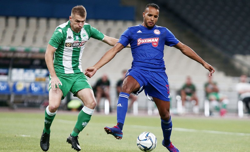 Εικόνα από τα πρώτα λεπτά του αγώνα με τον Ελ Αραμπί.