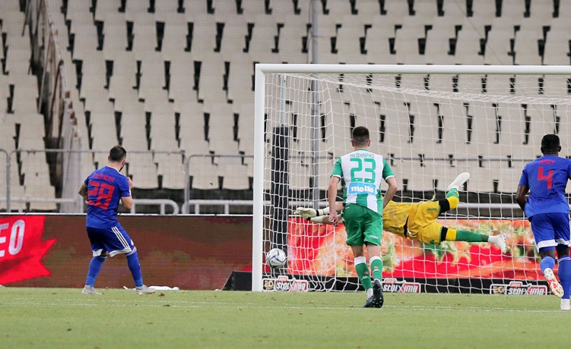 Η εκτέλεση του πέναλτι από τον Βαλμπουενά.