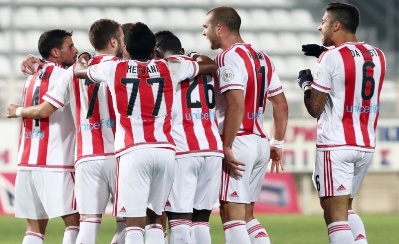 Οι παίκτες του Θρύλου πανηγυρίζουν