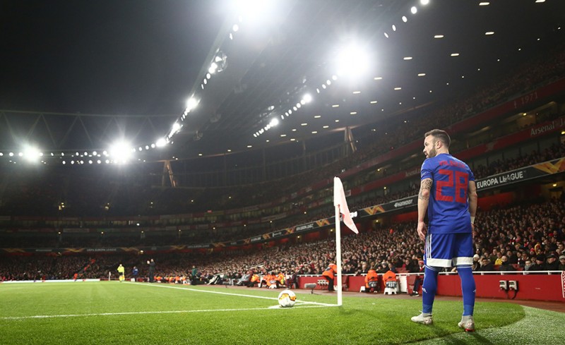 Βαλμπουενά σερβίρει...