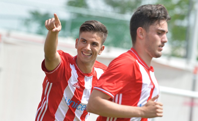 Ο σκόρερ Βοΐλης πανηγυρίζει το γκολ που σημείωσε (47', 1-0)