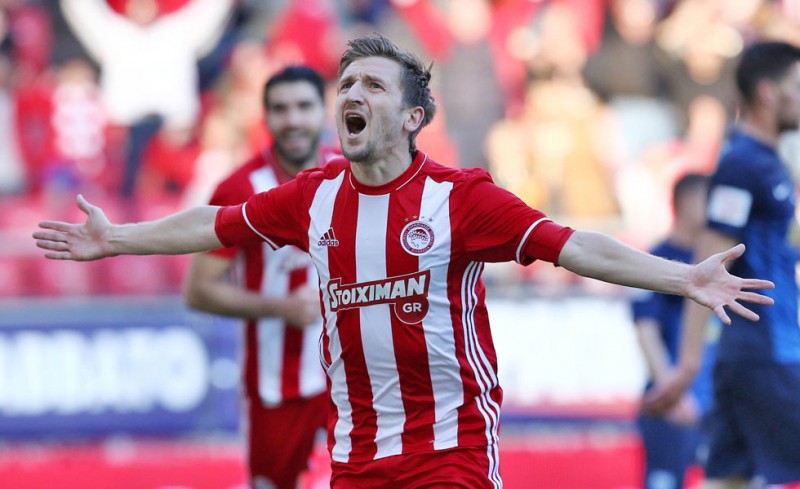 Ο Μάριν πανηγυρίζει το 1-0 (21')