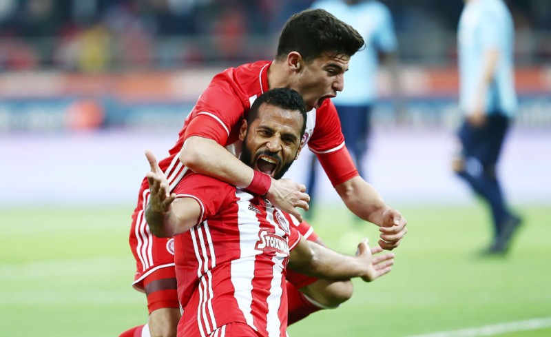 Ο Ρομαό πανηγυρίζει το γκολ που σημείωσε