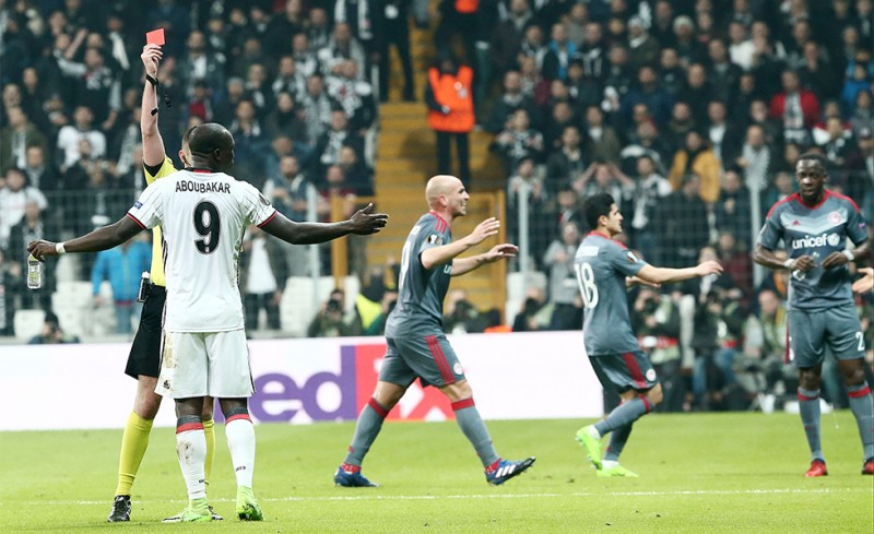 Η στιγμή της αποβολής του Αμπουμπακάρ