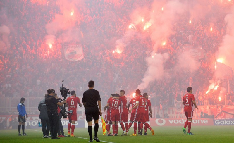 Ο Ολυμπιακός σκοράρει και η νύχτα γίνεται... μέρα στο Ναό